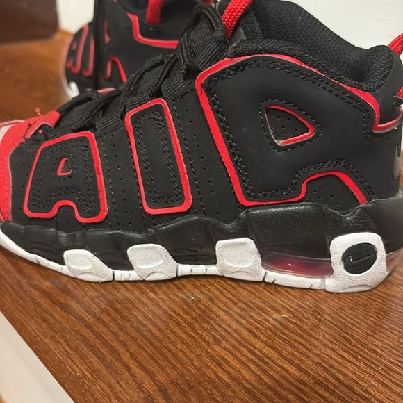 Nike Air More Uptempo 96 RED TOE boys sneaker size 12C excellent PO condition - Picture 7 of 13
